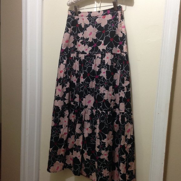 NWOT Gorgeous Floral Long Skirt - Picture 15 of 15